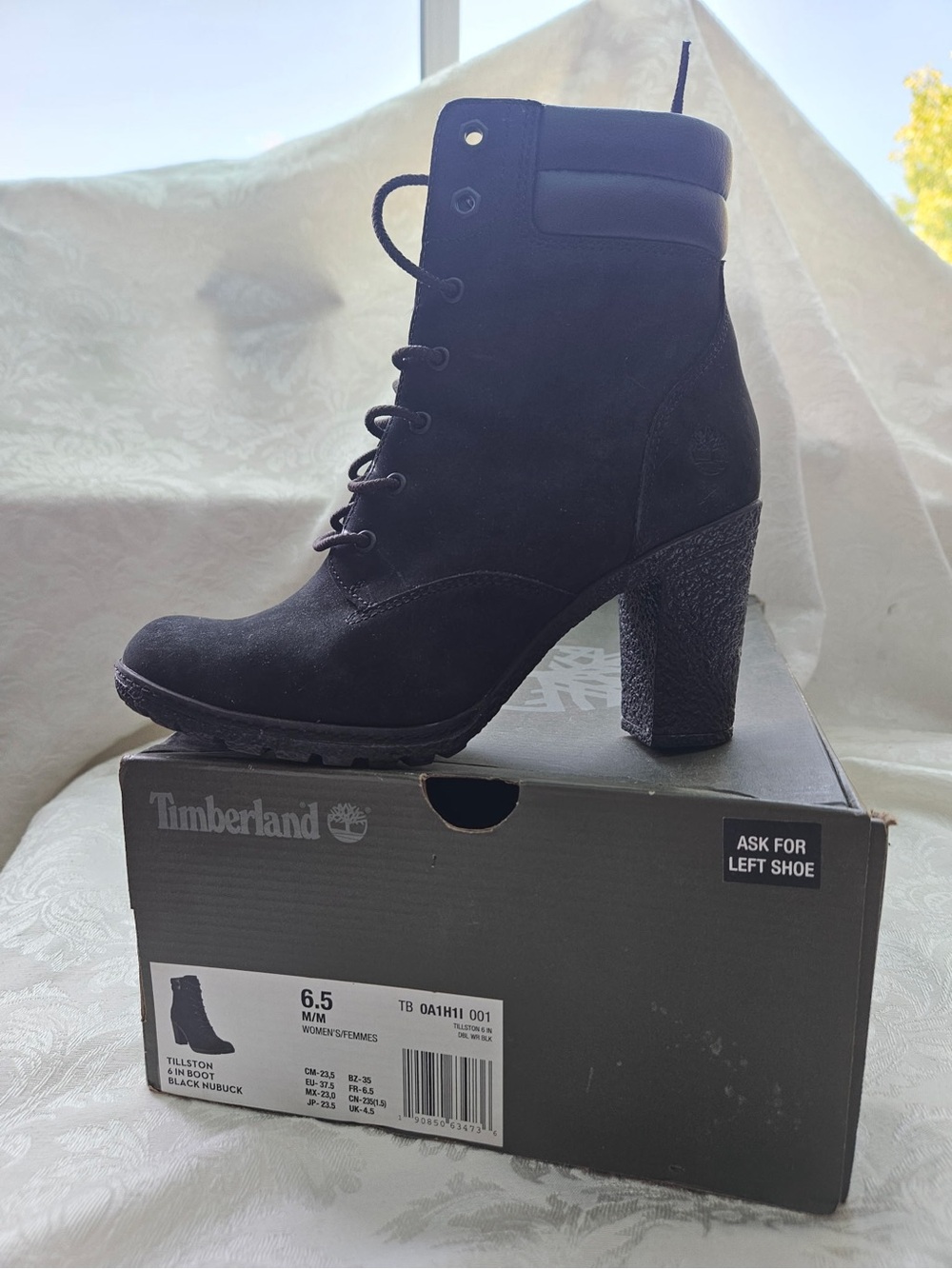 Timberland Black Nubuck Lace-Up Chunky Heel Ankle Boots